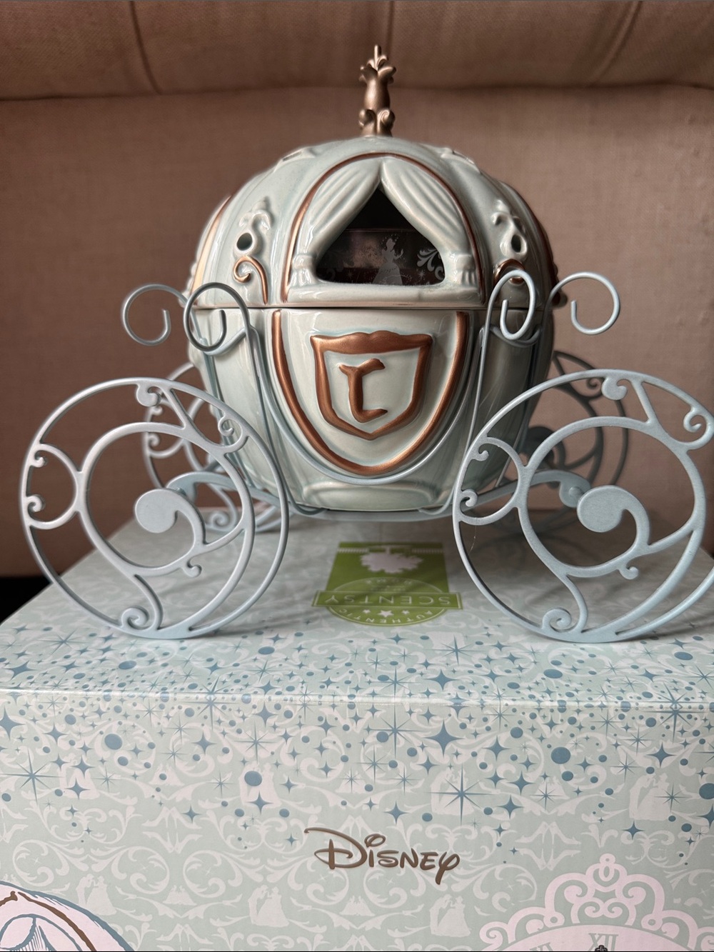 Scentsy Disney Cinderella Carriage Wax Warmer